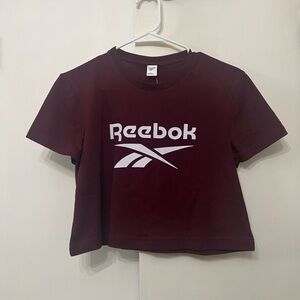 NWT Reebok Crop Tshirt in Burgundy size Small